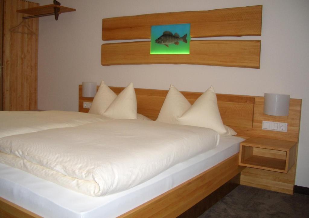 Karpfenhotel & Herrenhaus Im Gasthaus Sindel-Buckel Feuchtwangen Værelse billede