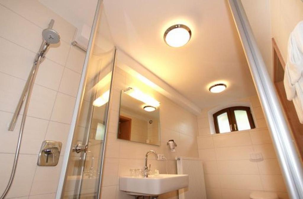 Karpfenhotel & Herrenhaus Im Gasthaus Sindel-Buckel Feuchtwangen Værelse billede