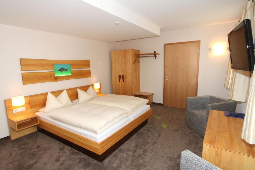 Karpfenhotel & Herrenhaus Im Gasthaus Sindel-Buckel Feuchtwangen Værelse billede