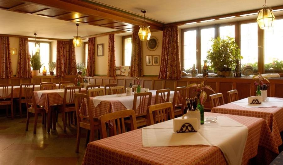 Karpfenhotel & Herrenhaus Im Gasthaus Sindel-Buckel Feuchtwangen Eksteriør billede